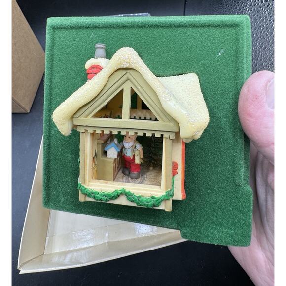 Hallmark Keepsake Christmas Ornament 1982 SANTA'S WORKSHOP -32D - Picture 1 of 9